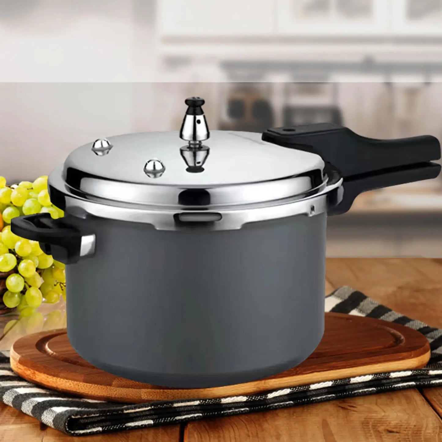 3L Pressure Cooker
Kitchen Cookware
Multifunction 80kpa Instant Cooking Pot
Explosion-Proof Pressure Cooker
For Cooking